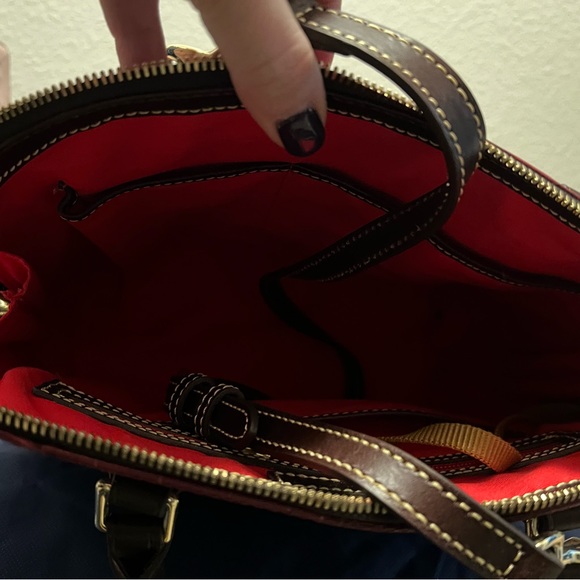 Timeless Dooney and Bourke satchel bag - Picture 4 of 7